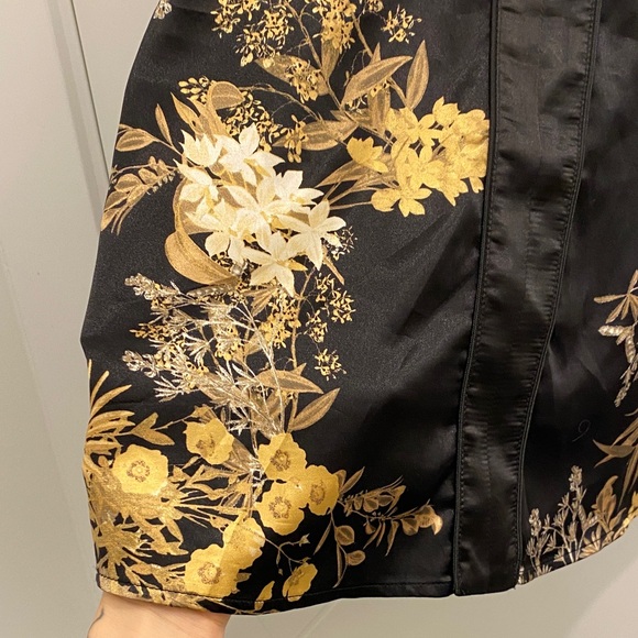 Black Satin Camisole Gold Floral Print Tank Top Luxe Y2K Sz S/M - Picture 5 of 11